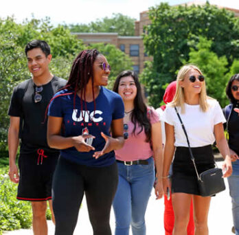 Students walking together 